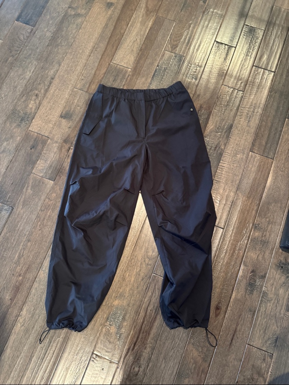 Aritzia Babatan Black Drawstring Ankle Windbreaker Pants